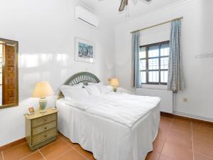 Villa-Private Pool-Central-Quesada-PMT26