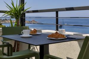 Beachfront Apartment Beach - Residence Srzić