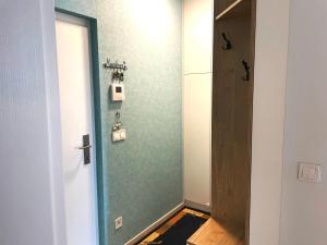 Modern and quiet apartment with air conditioning and private parking