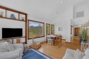 123 Beach front oasis - Hot tub - Sleeps 7