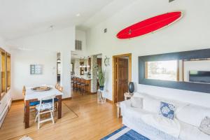 123 Beach front oasis - Hot tub - Sleeps 7