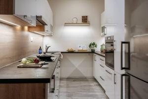 Spacious 2BR Vršovice | AC • Netflix • Cozy Stay