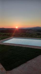 Rural ground-floor home with pool