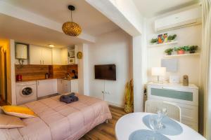 Modern Studio 2-Min 50 meters Walk to Playa Los Locos