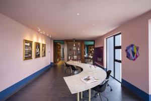 Apartment with AC, pool, gym and more amenities