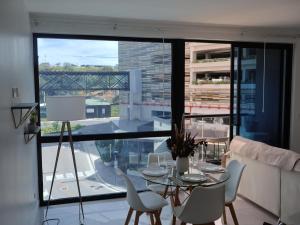 Apartment with AC, pool, gym and more amenities