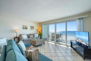 Corner Unit Beachfront with Secluded Beach!