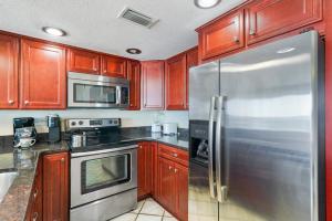 Corner Unit Beachfront with Secluded Beach!