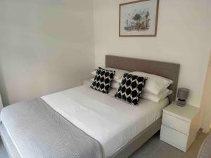 Albert 1er · Chic One-Bedroom Apartment with Parking - StayInAntibes