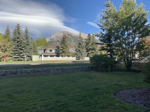 Cozy Rocky Mountain Chalet Pet Friendly