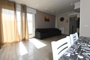 casa per vacanze PONENTE APARTMENT LEONARDO AIRPORT