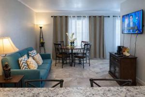Luxe 1 Bedroom House with Pool - Gulfview II unit 410
