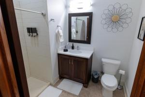 Cozy Suite inside Historic Marymount College 200A