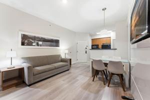 Family 2-Bedroom Suite in Prime Orlando Location