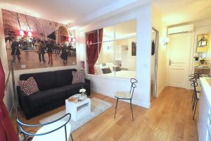 Louvre Opera Classic ChicSuites