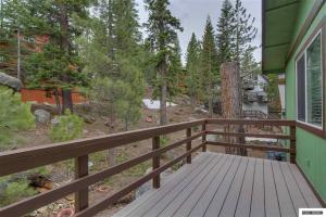 A South Lake Tahoe Mountain Getaway and Ski Lodge!
