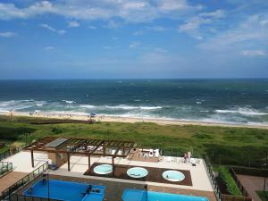 Home Club, Vista Infinita para o Mar e Piscinas Aquecidas com completa estrutura de lazer