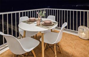 Amazing Apartment In Valencia With Swimming Pool