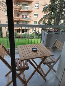Apartment Zénith Charm of Barry Gardens- private parking