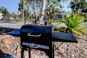 5 Min Walk to Beach - IRB Remote Workers Retreat