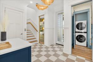 Hub House 332 COA