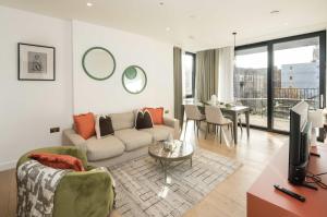 Bright and Spacious Kings Cross Residence