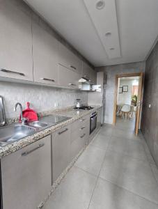 belle appartement sure calme résidence