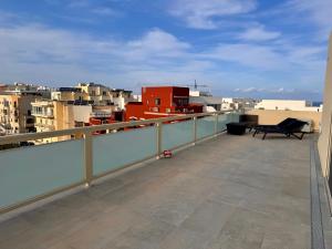 New 2 BR Sunset Penthouse by MaBeLi