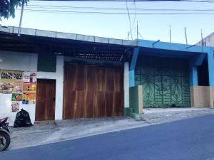 Loft privado en los planes de renderos con parqueo privado