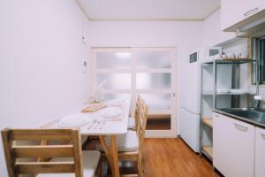 Bright & Convenient 1BR in Hakata, Steps from STN