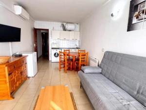 Apartamento cerca de la playa con estacionamiento y aire acondicionado en Roses - HISP-312-83