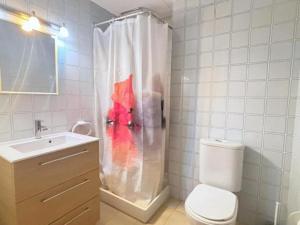 Apartamento cerca de la playa con estacionamiento y aire acondicionado en Roses - HISP-312-83