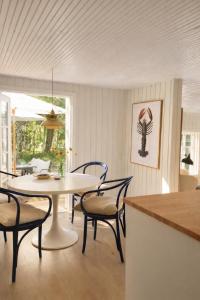Peaceful Cottage Near Bjerge Sydstrand
