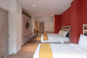 DEJAVU 2.0 HOTEL BAJO KOMODO