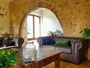 Farmhouse With Reservoir Views Near Tarragona