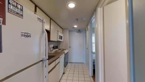 Accessible Oceanfront 2BR • Elevator Pool – Buena Vista Plaza
