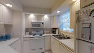 2BR Near Beach • Community Pool Hot Tub • Sleeps 6 • Shorehaven II 1-B