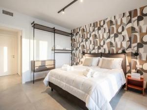 Urban Penthouse Terrace with Parking