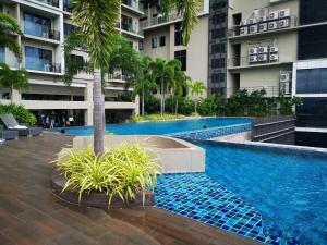 A Stunning Oasis of Elegance