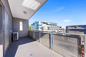 Centre of Newtown 1 BED Apartment