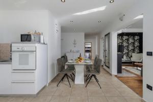 Pool House Kristina - Happy Rentals