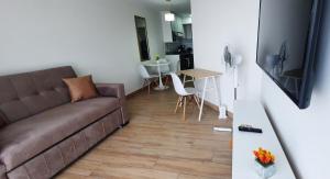 Barranco New Apartment with Balcony & Ocean View