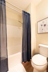 2 bed 2 bath, Hollywood, WIFI, Parking, 24 hr Gym