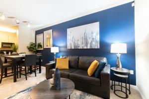 2 bed 2 bath, Hollywood, WIFI, Parking, 24 hr Gym