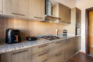 Appartement à EL Mansouria, vue sur mer & piscines