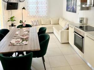 Apartments Kor ula - Standard Two Bedroom Apartment with Terrace and Sea View Seashell