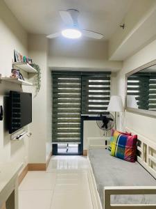 J&C Staycation 1BR Unit near Moa with Netflix