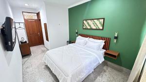 Villa FERIDYS Cimaung, Private Mountain View Villa with Pickleball Court
