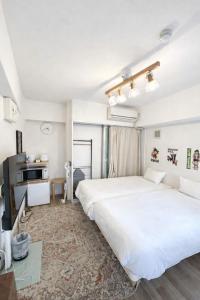 Higashi-Shinjuku 1006