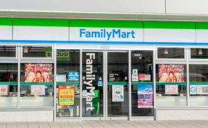 大阪難波ELLY-three